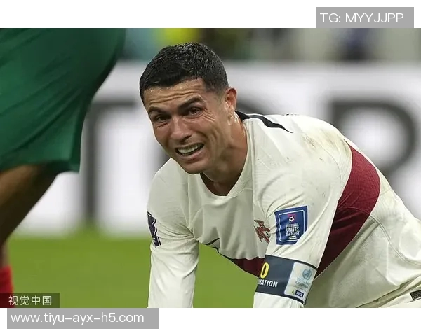 圆梦时刻索博赛后终于如愿获得偶像C罗的球衣之前换球衣时遗憾未能成功